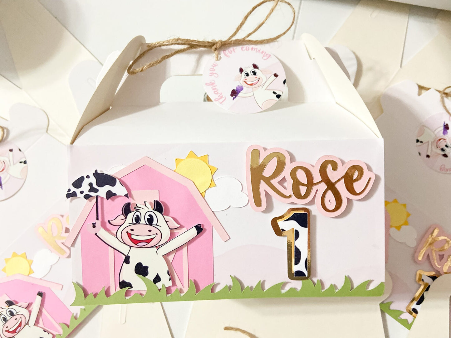 La vaca Lola favor box | Treat box | personalized favor box | Party gift box | farm theme birthday | la vaca Lola party | birthday favors
